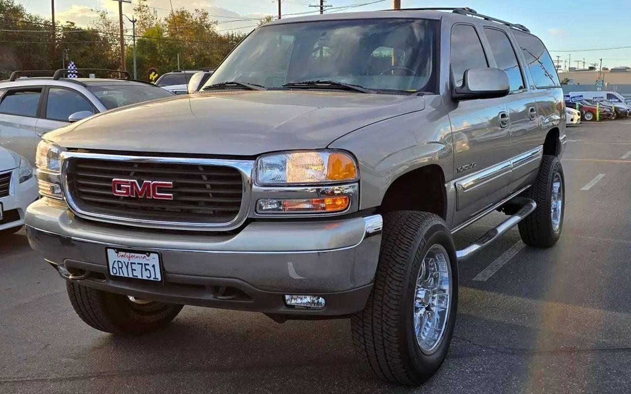 2001 GMC Yukon SLE in Los Angeles CA For Sale - Image 1
