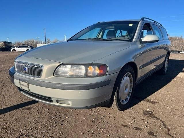 2001 Volvo V70 T5 in Englewood CO For Sale - Image 1