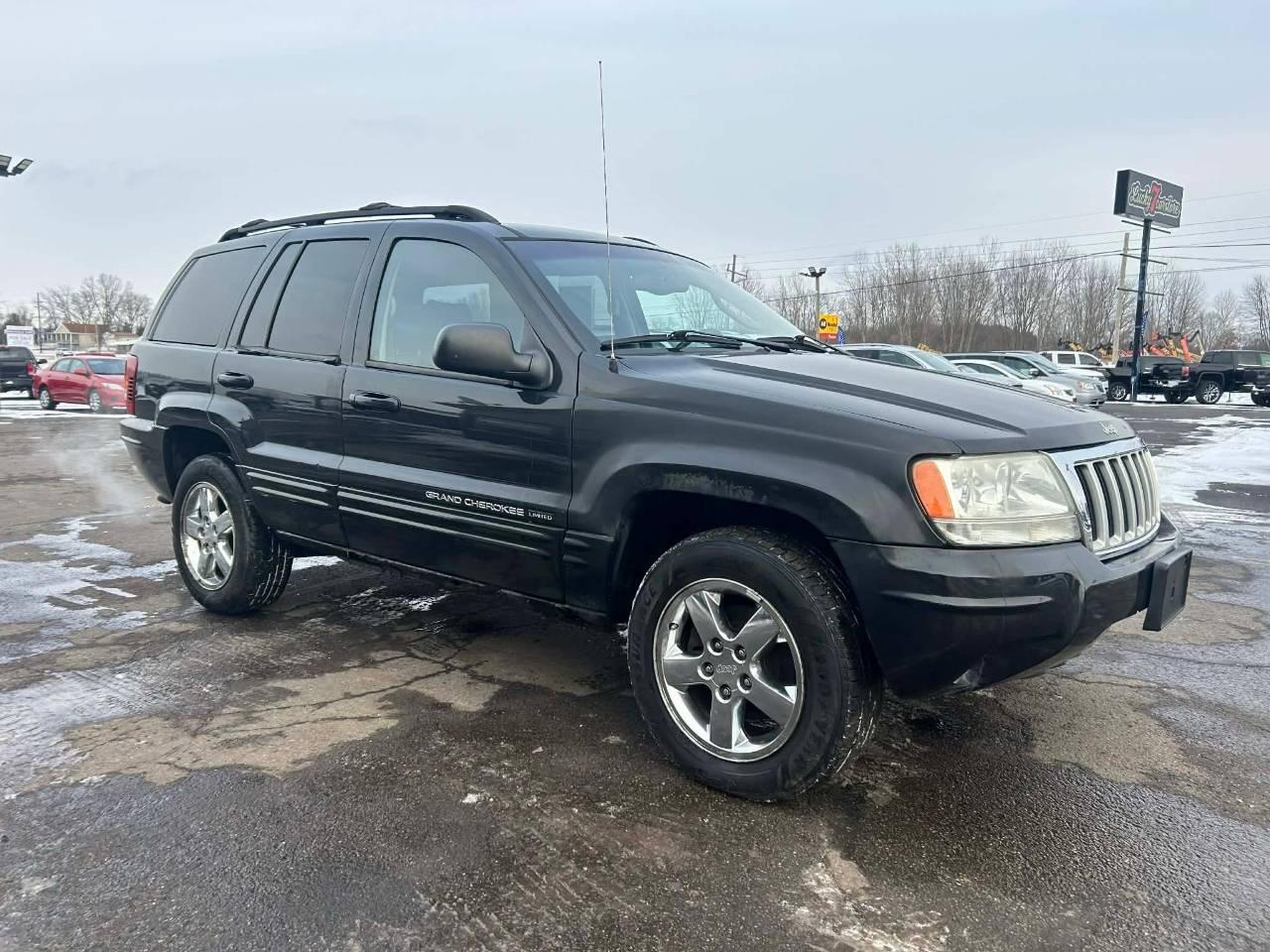 2004 Jeep Grand Cherokee Limited in Warsaw IN For Sale - Image 1