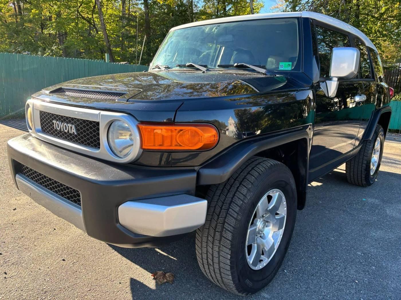 2008 Toyota FJ Cruiser Base in Stafford VA For Sale - Image 1