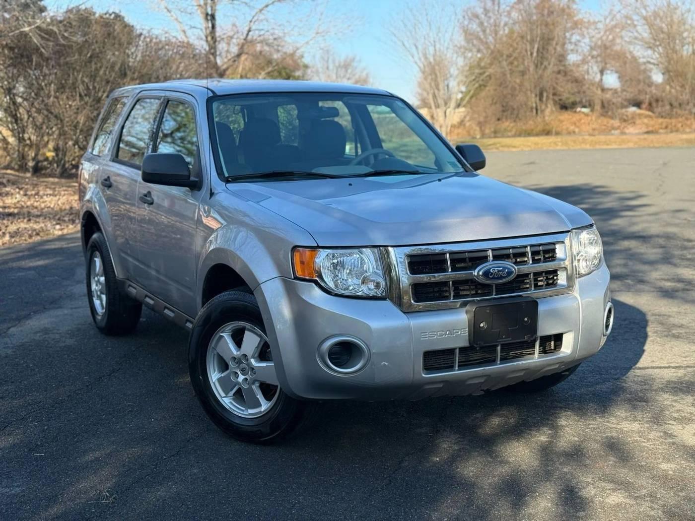 2011 Ford Escape XLS in Chantilly VA For Sale - Image 1