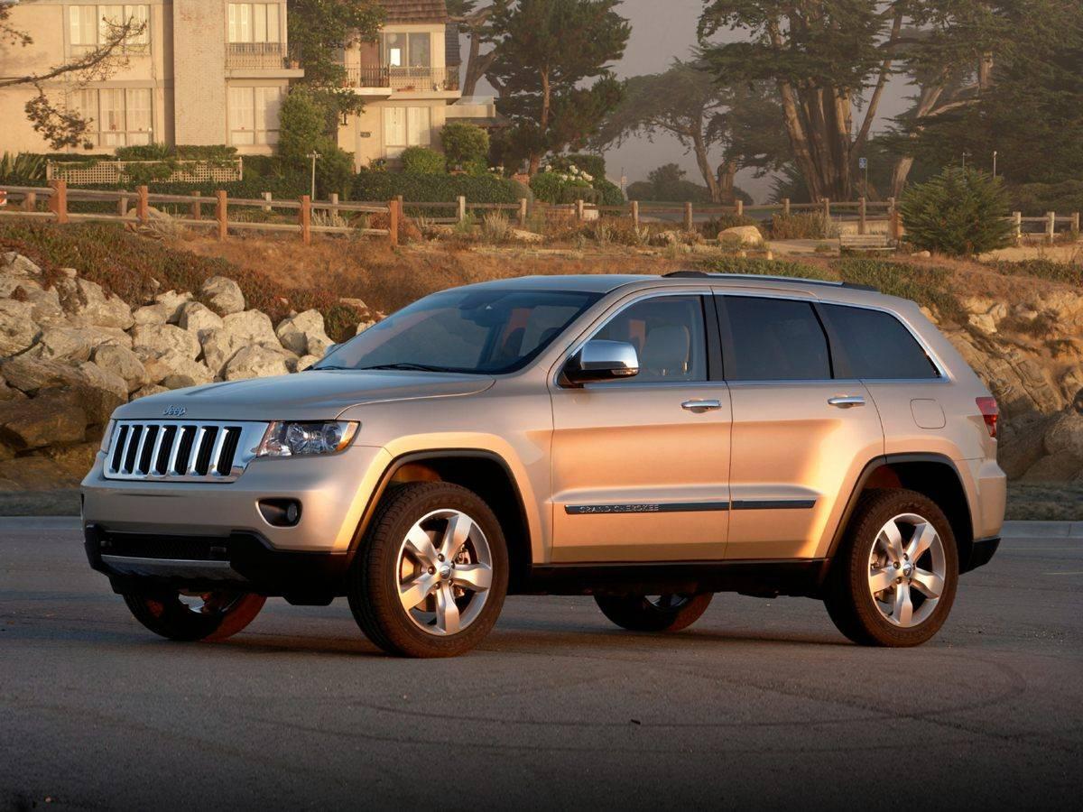 2011 Jeep Grand Cherokee Limited in Arlington Heights IL For Sale - Image 1