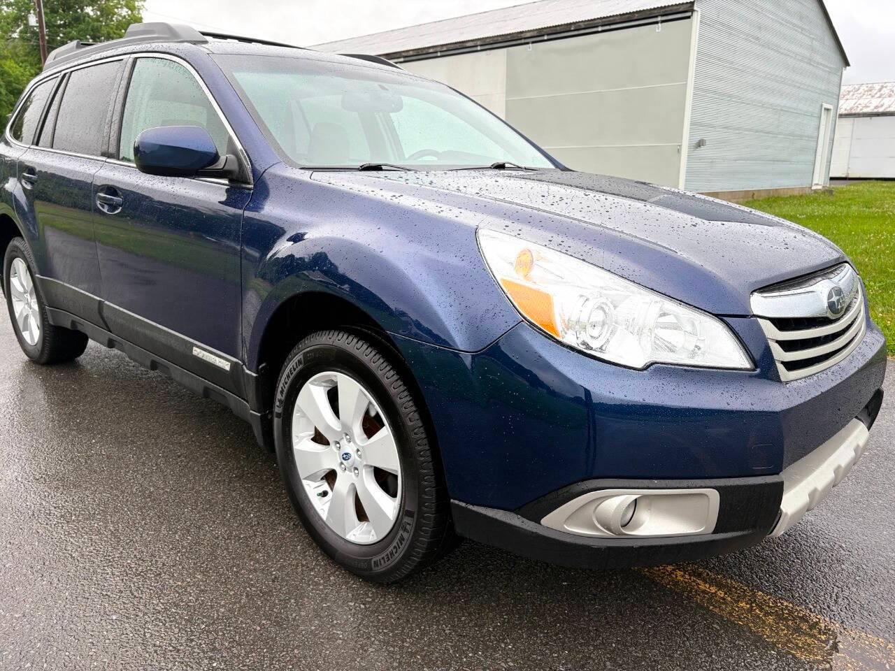 2011 Subaru Outback 2.5i Limited in Slatington PA For Sale - Image 1