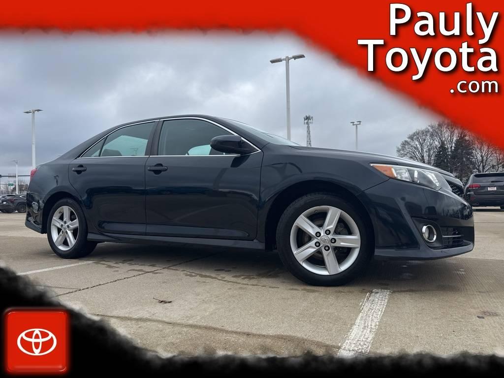 2013 Toyota Camry SE in Crystal Lake IL For Sale - Image 1