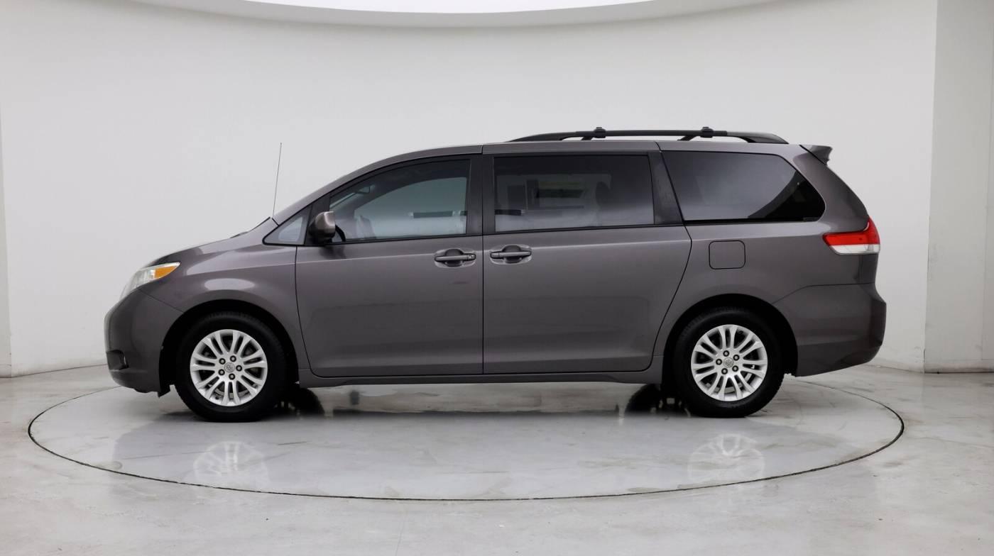 2013 Toyota Sienna XLE in Inglewood CA For Sale - Image 1