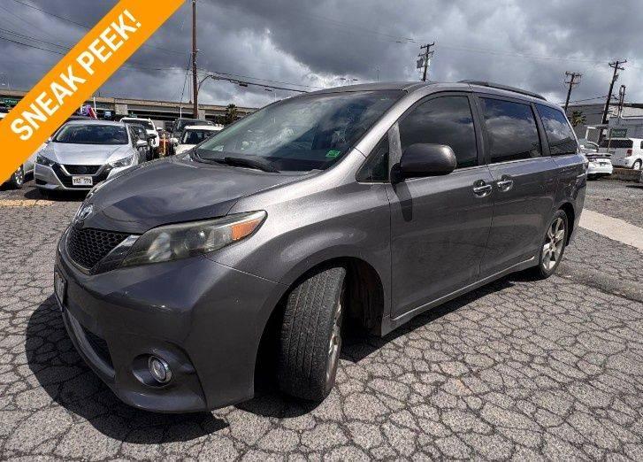 2014 Toyota Sienna SE in Honolulu HI For Sale - Image 1