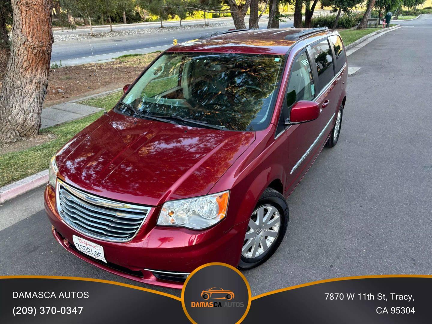 2015 Chrysler Town & Country Touring in Tracy CA For Sale - Image 1