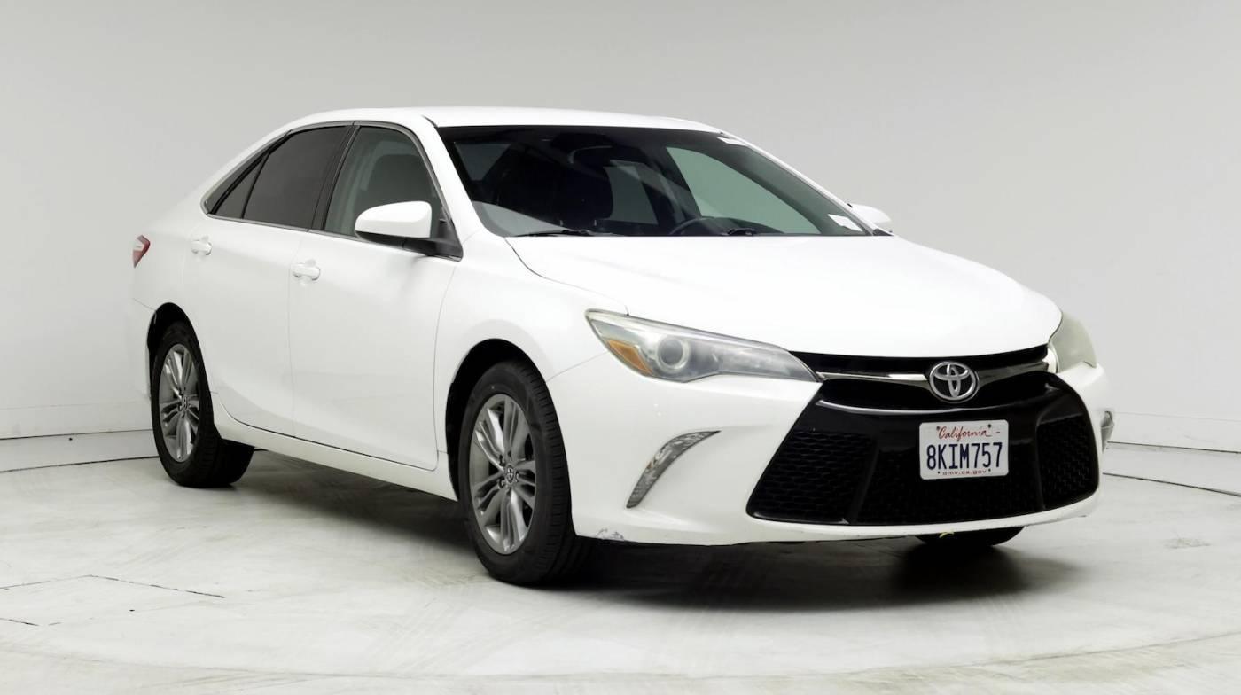 2015 Toyota Camry SE in Inglewood CA For Sale - Image 1