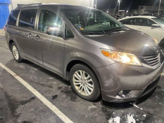 2015 Toyota Sienna L in Cincinnati OH For Sale - Image 1