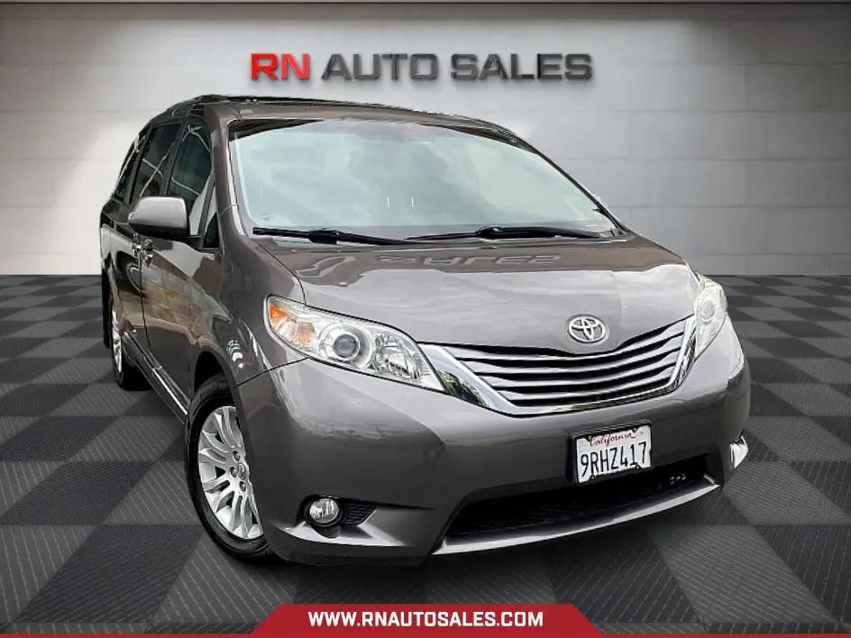 2015 Toyota Sienna XLE in Sacramento CA For Sale - Image 1