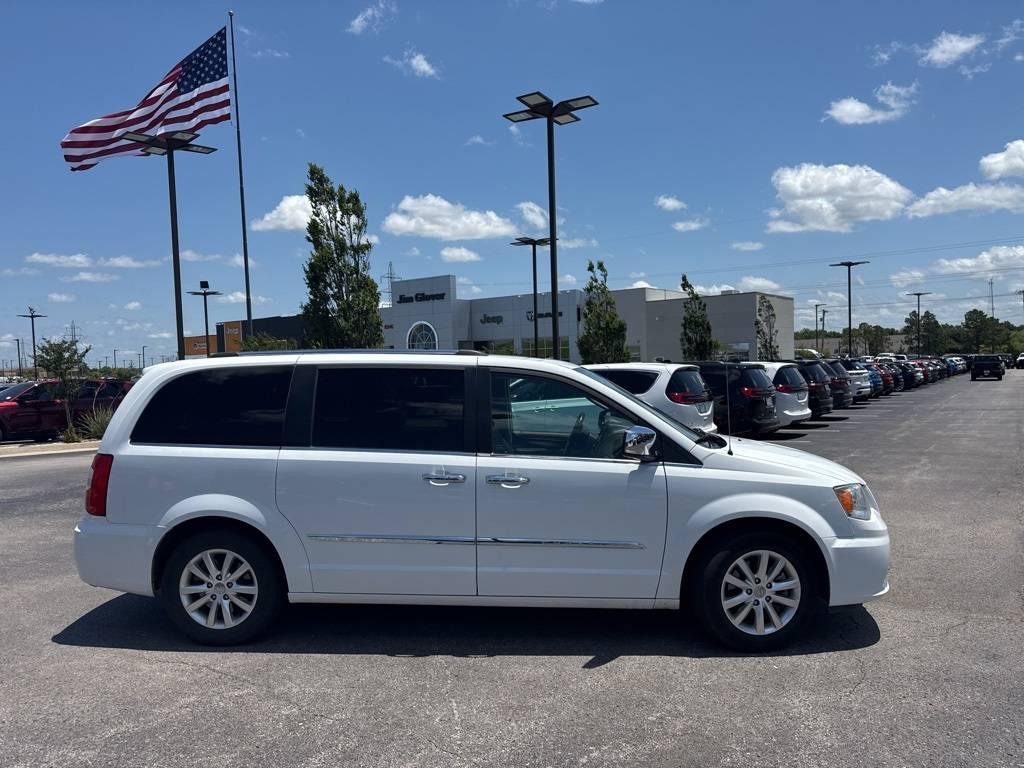 2016 Chrysler Town & Country Limited Platinum in Owasso OK For Sale - Image 1