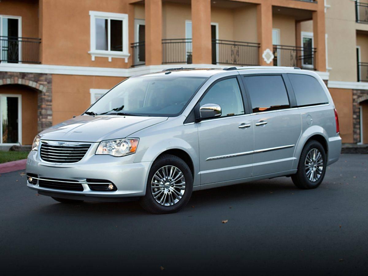 2016 Chrysler Town & Country Touring in Poway CA For Sale - Image 1