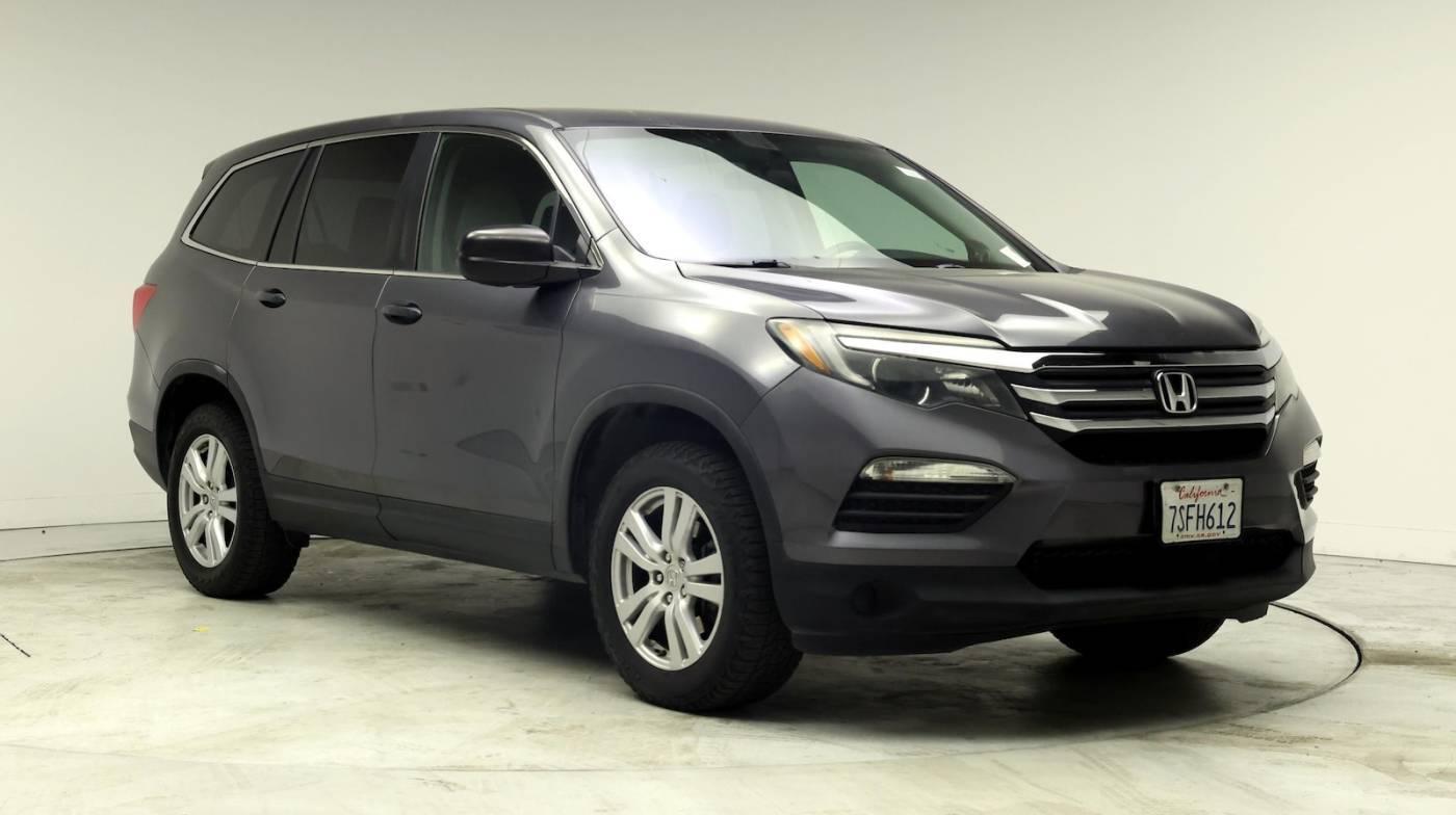 2016 Honda Pilot LX in Inglewood CA For Sale - Image 1