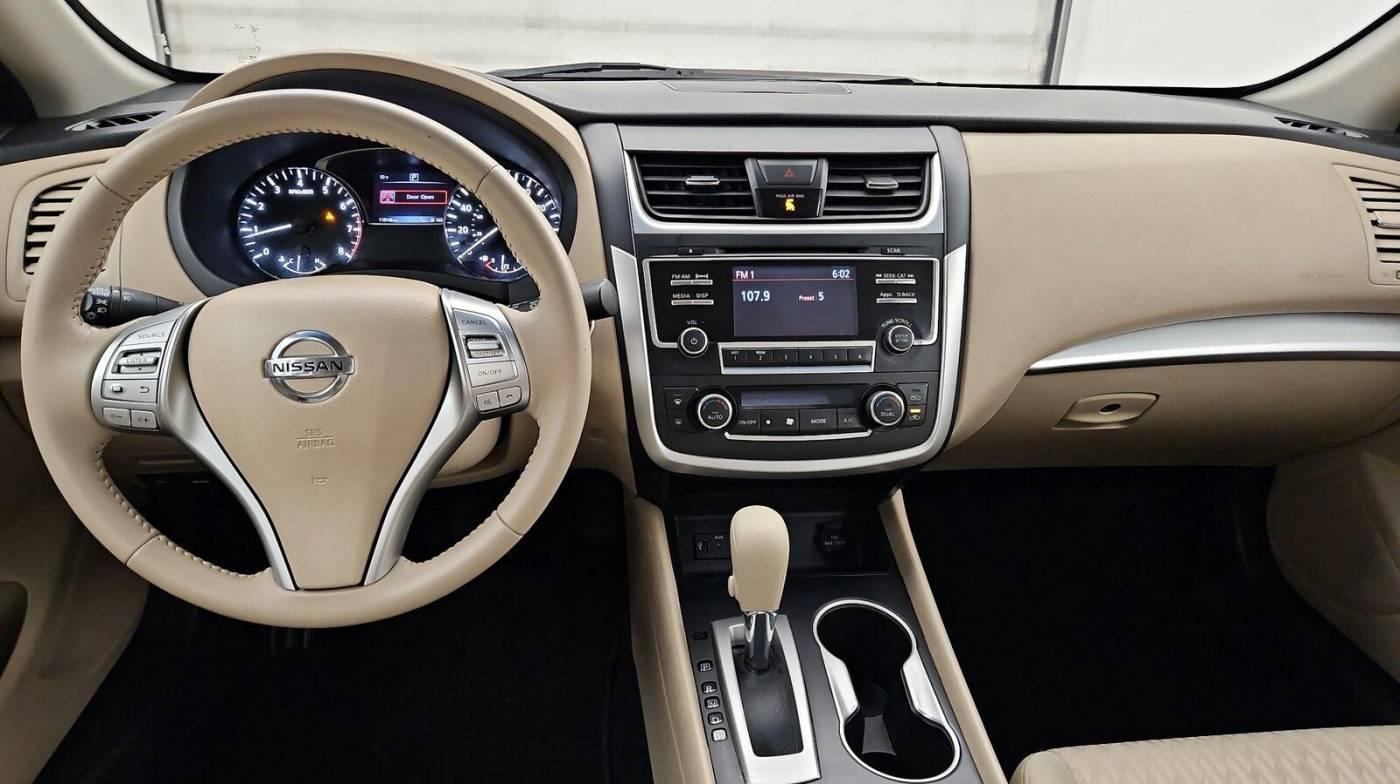 2016 Nissan Altima 2.5 SV For Sale - Image 1