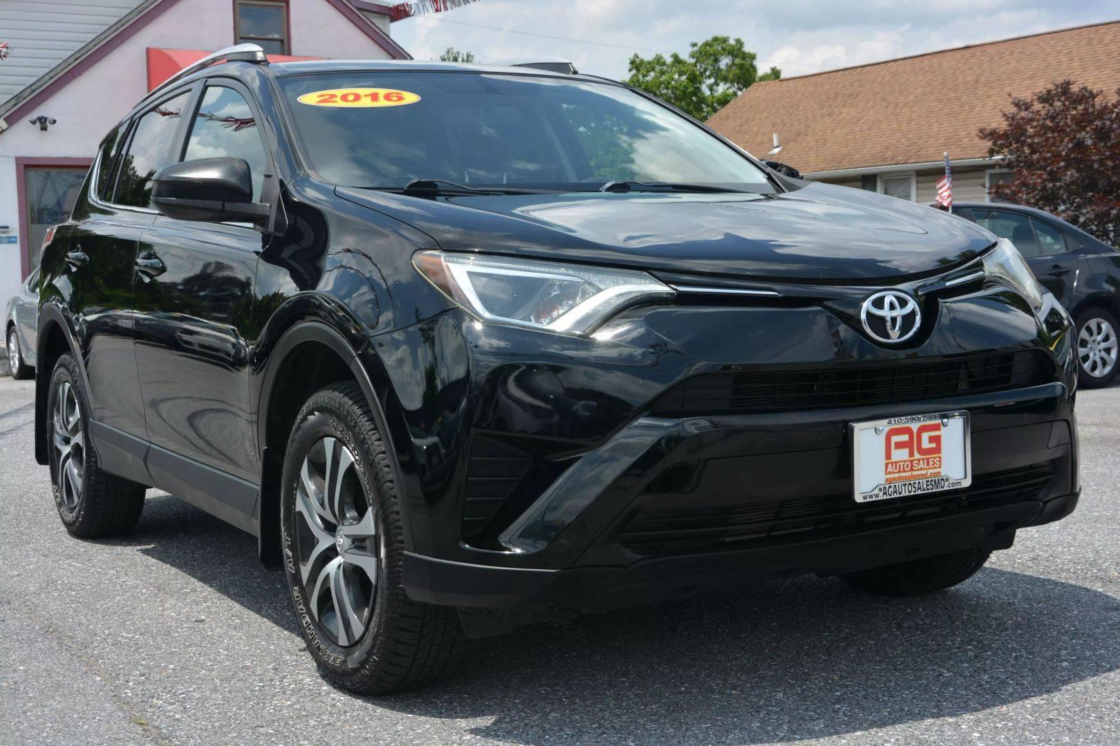 2016 Toyota RAV4 LE in Glen Burnie MD For Sale - Image 1