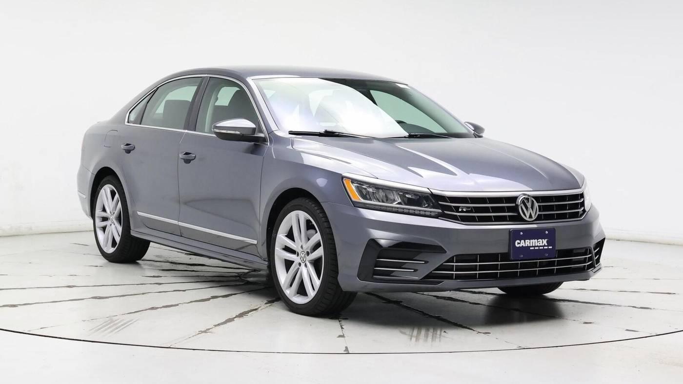 2016 Volkswagen Passat 1.8T R-Line in Birmingham AL For Sale - Image 1