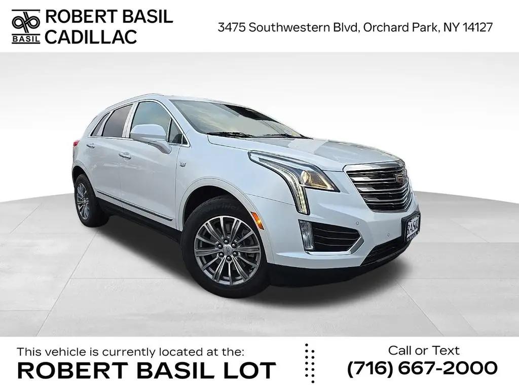 2017 Cadillac XT5 Luxury in Orchard Park NY For Sale - Image 1