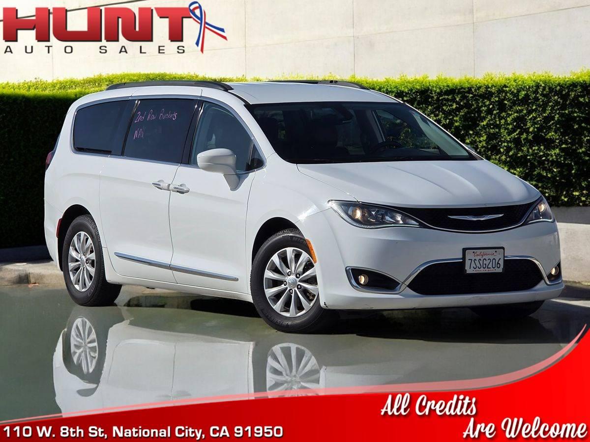 2017 Chrysler Pacifica Touring L in National City CA For Sale - Image 1