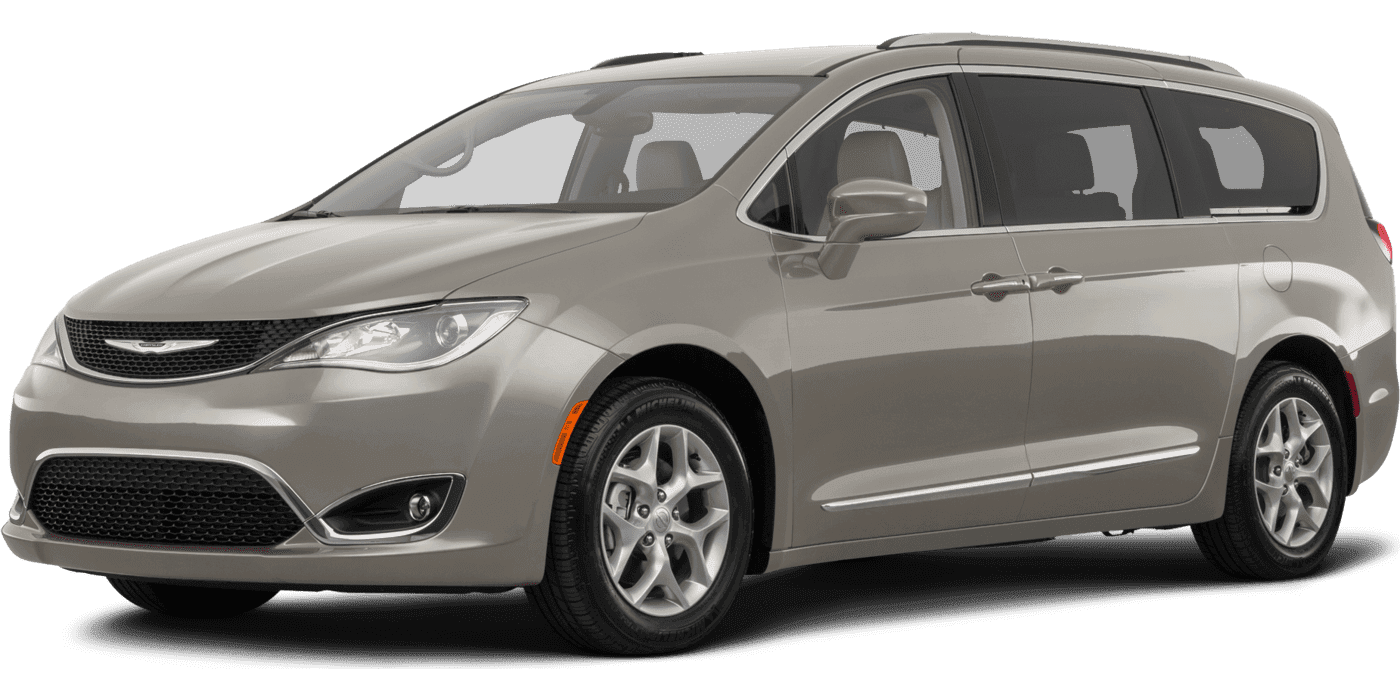 2017 Chrysler Pacifica Touring L in Antioch IL For Sale - Image 1