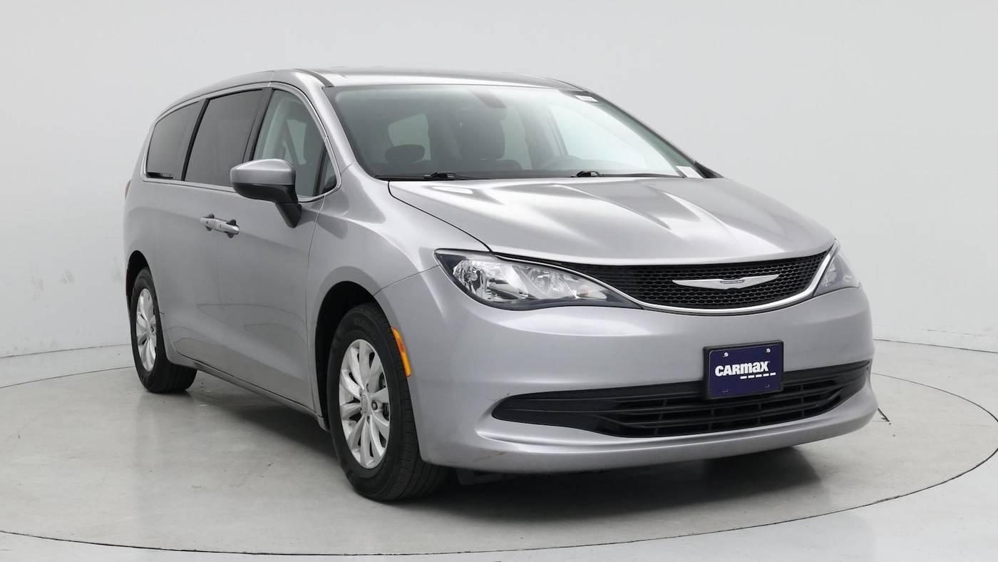 2017 Chrysler Pacifica Touring in Birmingham AL For Sale - Image 1