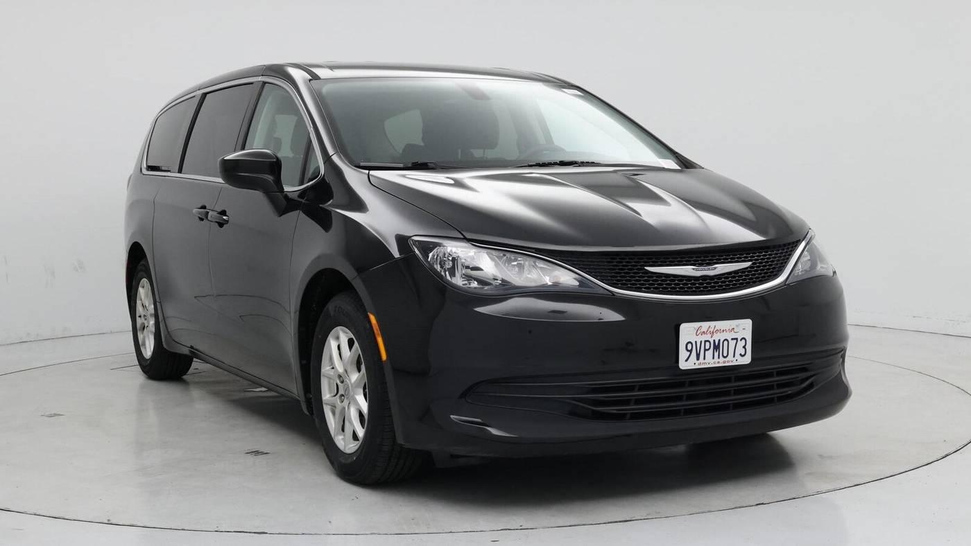 2017 Chrysler Pacifica Touring in Birmingham AL For Sale - Image 1