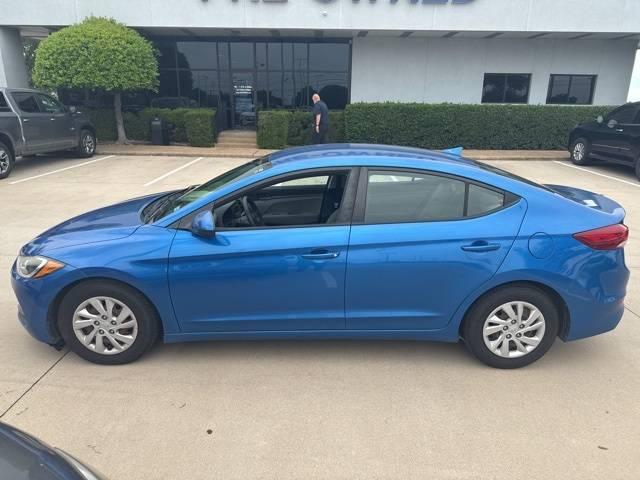 2017 Hyundai Elantra SE in Plano TX For Sale - Image 1