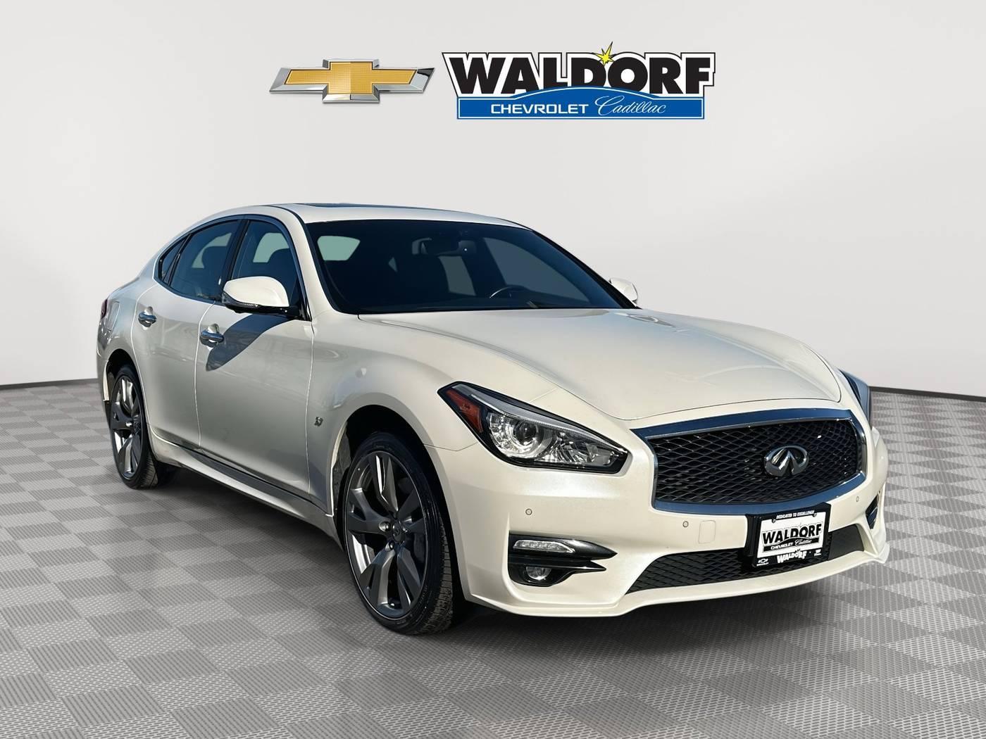 2017 INFINITI Q70 3.7x in Waldorf MD For Sale - Image 1