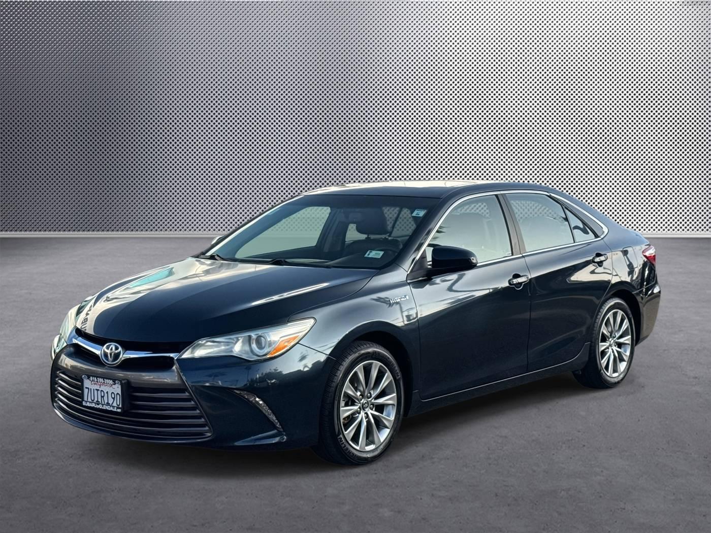 2017 Toyota Camry Hybrid XLE in Glendale CA For Sale - Image 1