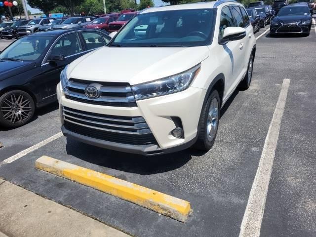 2017 Toyota Highlander Limited in Newnan GA For Sale - Image 1
