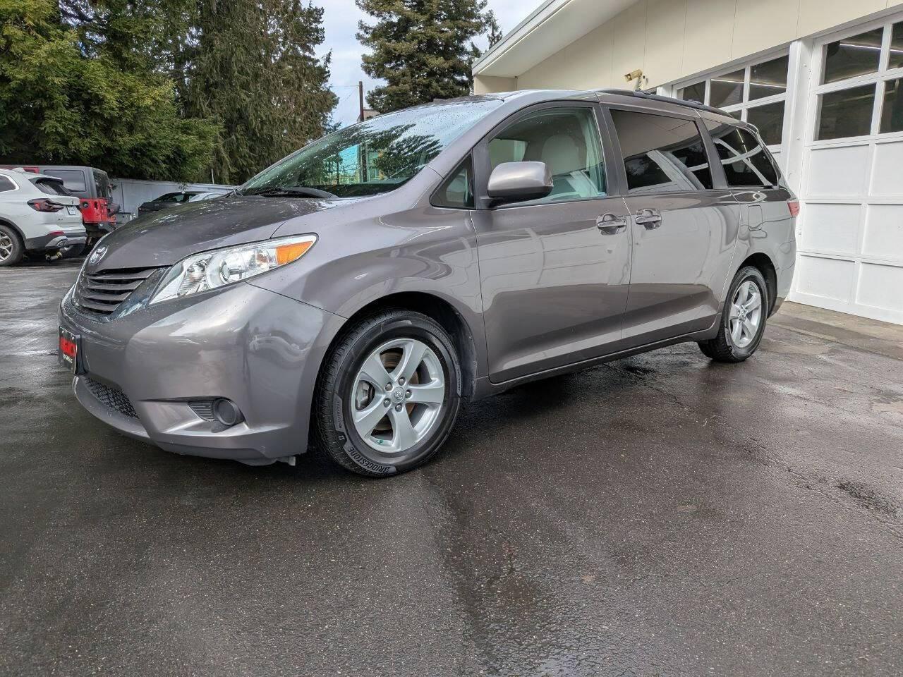 2017 Toyota Sienna LE in Seattle WA For Sale - Image 1