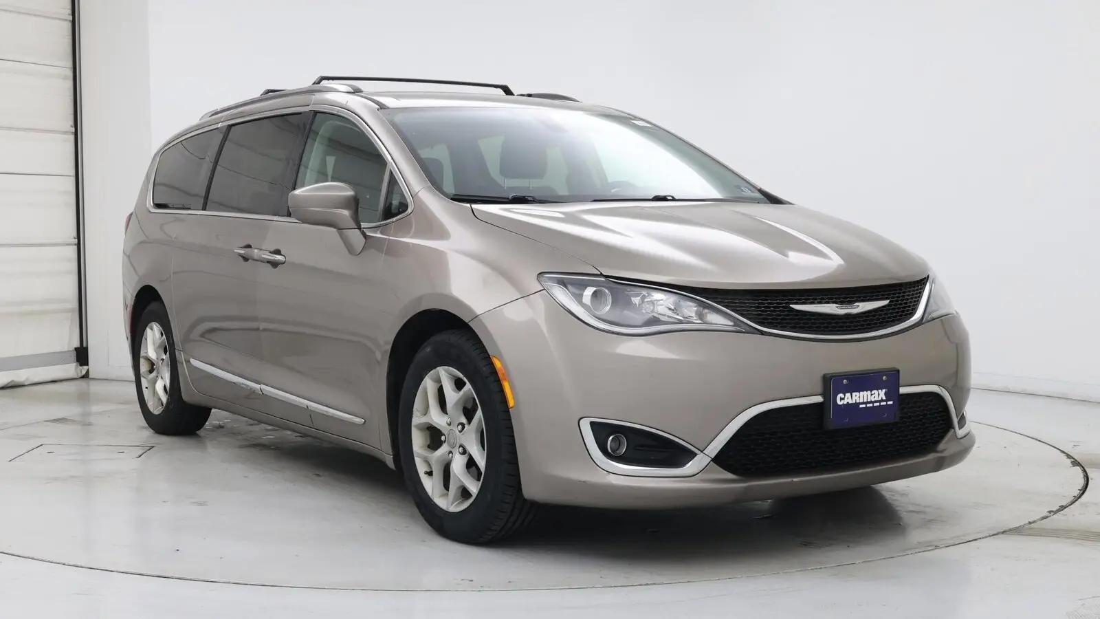 2018 Chrysler Pacifica Touring L in Birmingham AL For Sale - Image 1