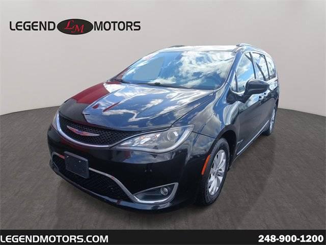 2018 Chrysler Pacifica Touring L in Waterford MI For Sale - Image 1