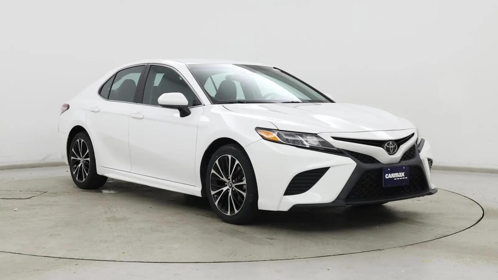 2018 Toyota Camry SE in Birmingham AL For Sale - Image 1
