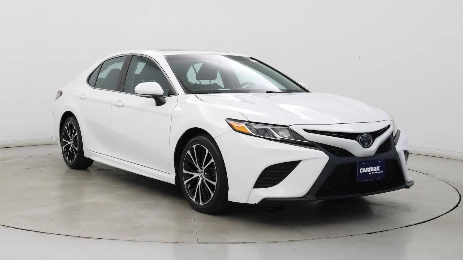 2018 Toyota Camry SE in Birmingham AL For Sale - Image 1