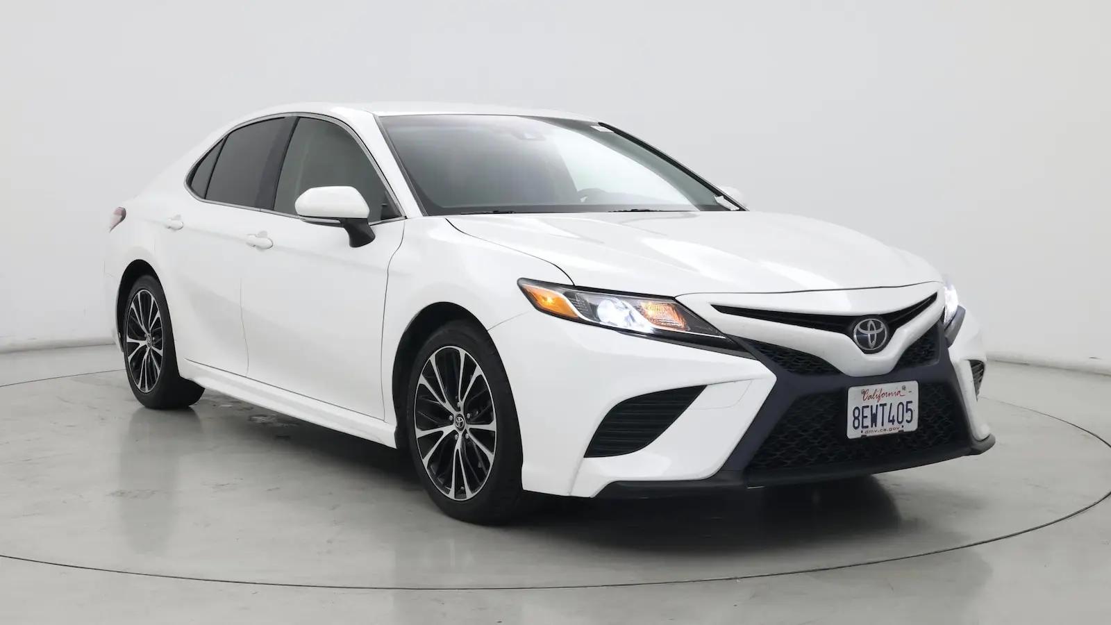 2018 Toyota Camry SE in Birmingham AL For Sale - Image 1