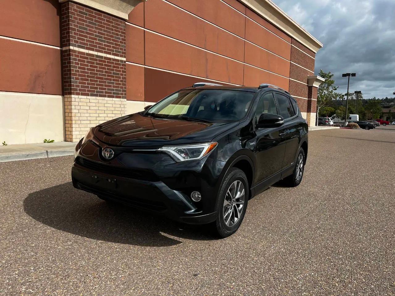 2018 Toyota RAV4 Hybrid XLE in Santee CA For Sale - Image 1