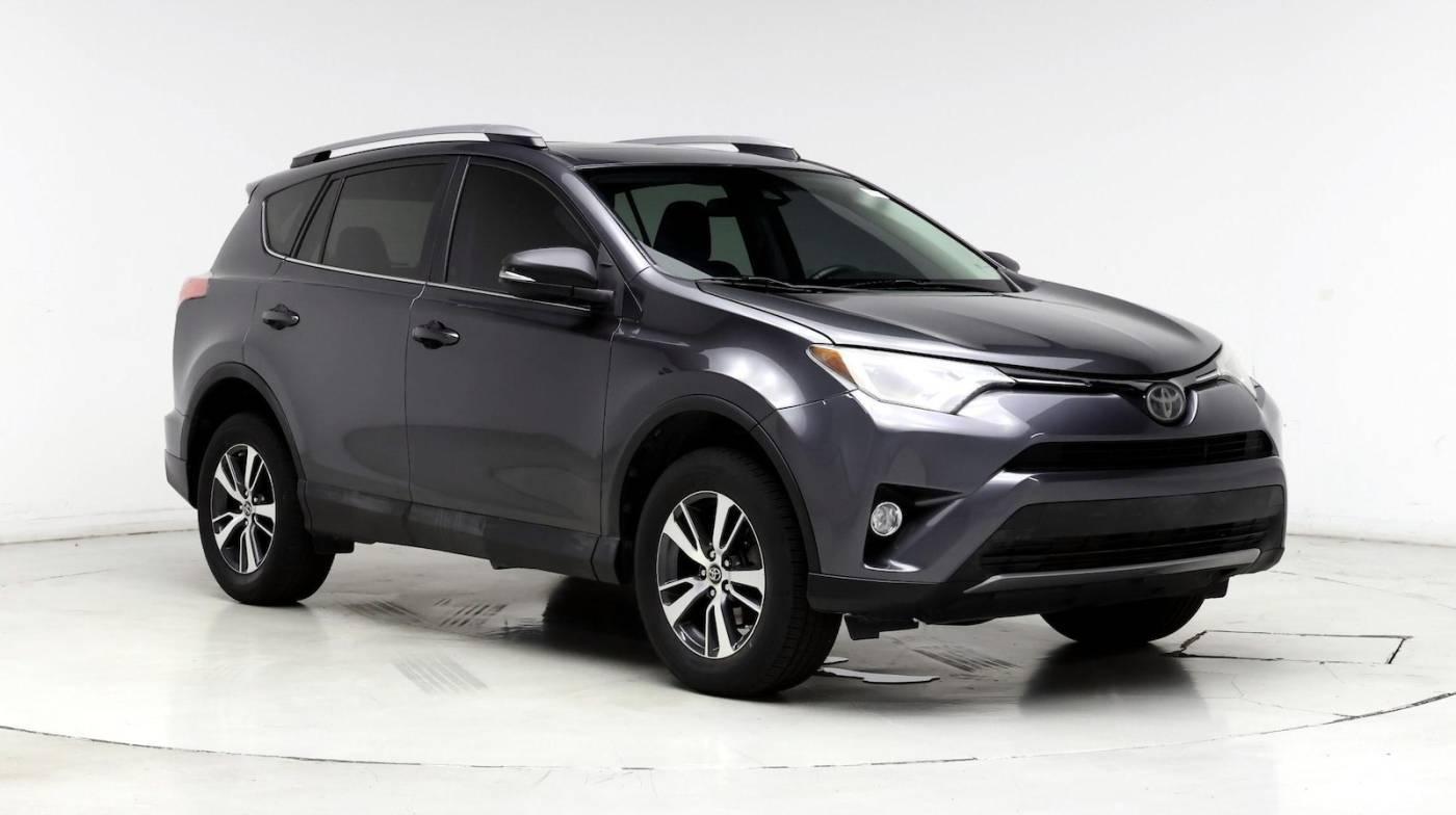 2018 Toyota RAV4 XLE in Inglewood CA For Sale - Image 1