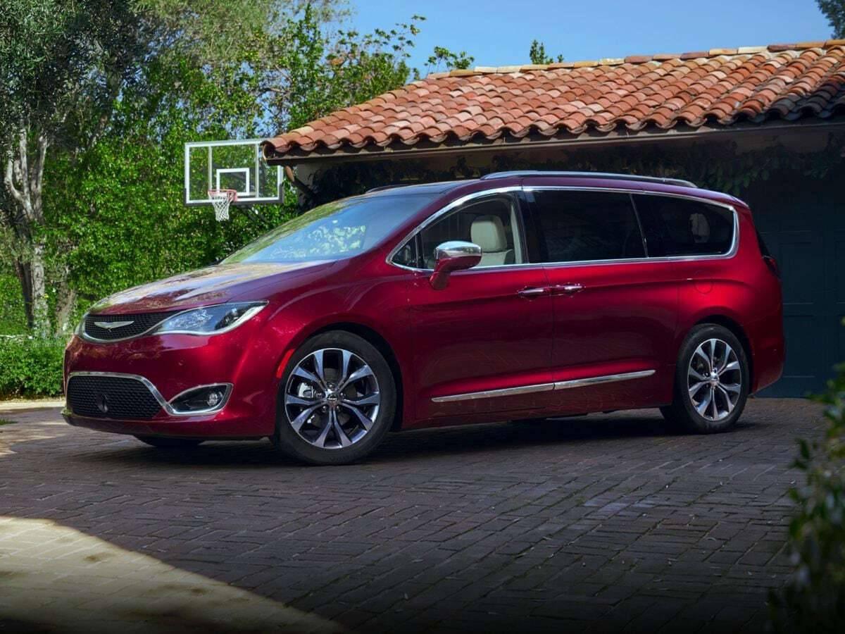 2019 Chrysler Pacifica Touring L in Greensboro NC For Sale - Image 1