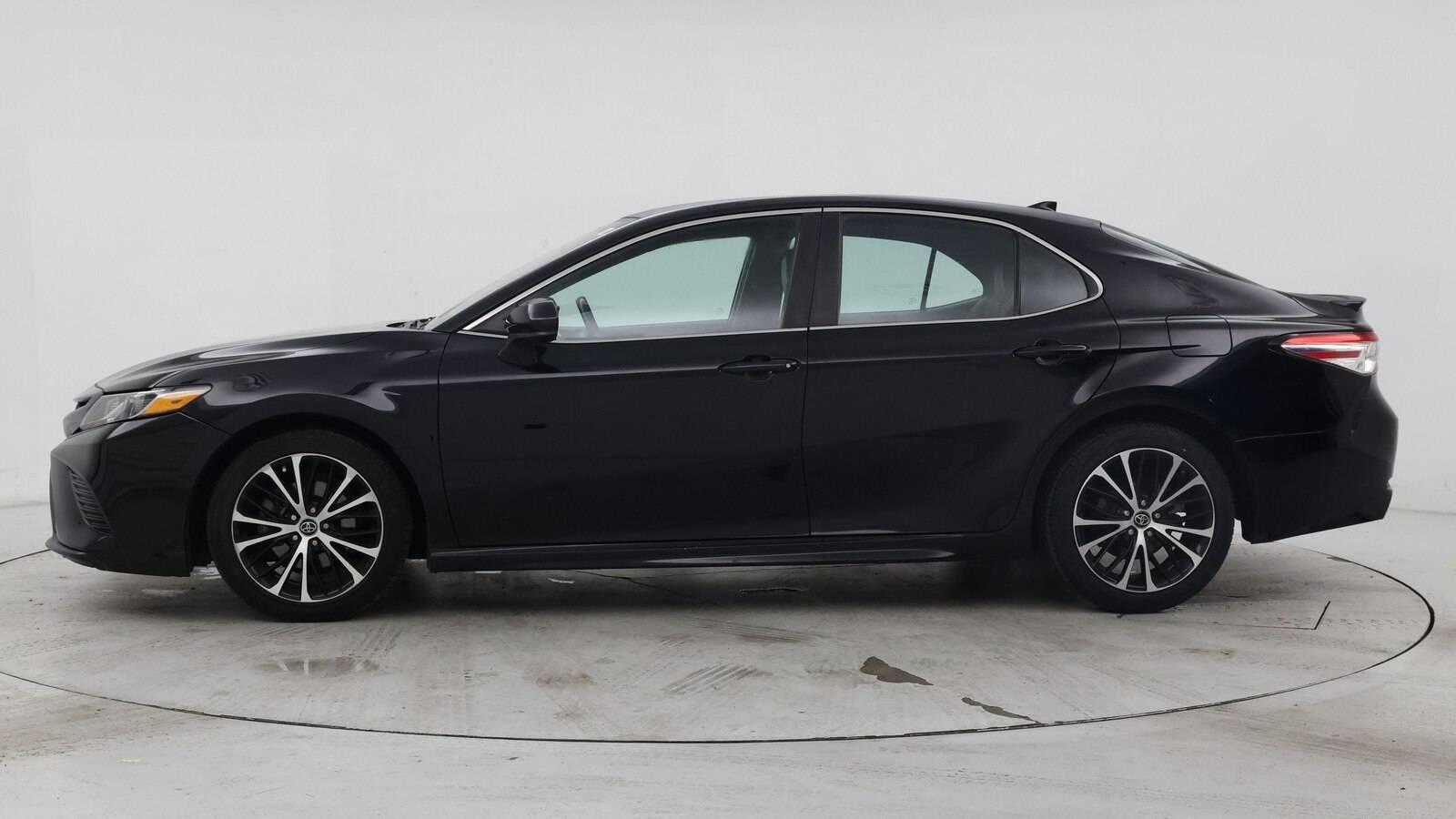 2019 Toyota Camry SE in Birmingham AL For Sale - Image 1