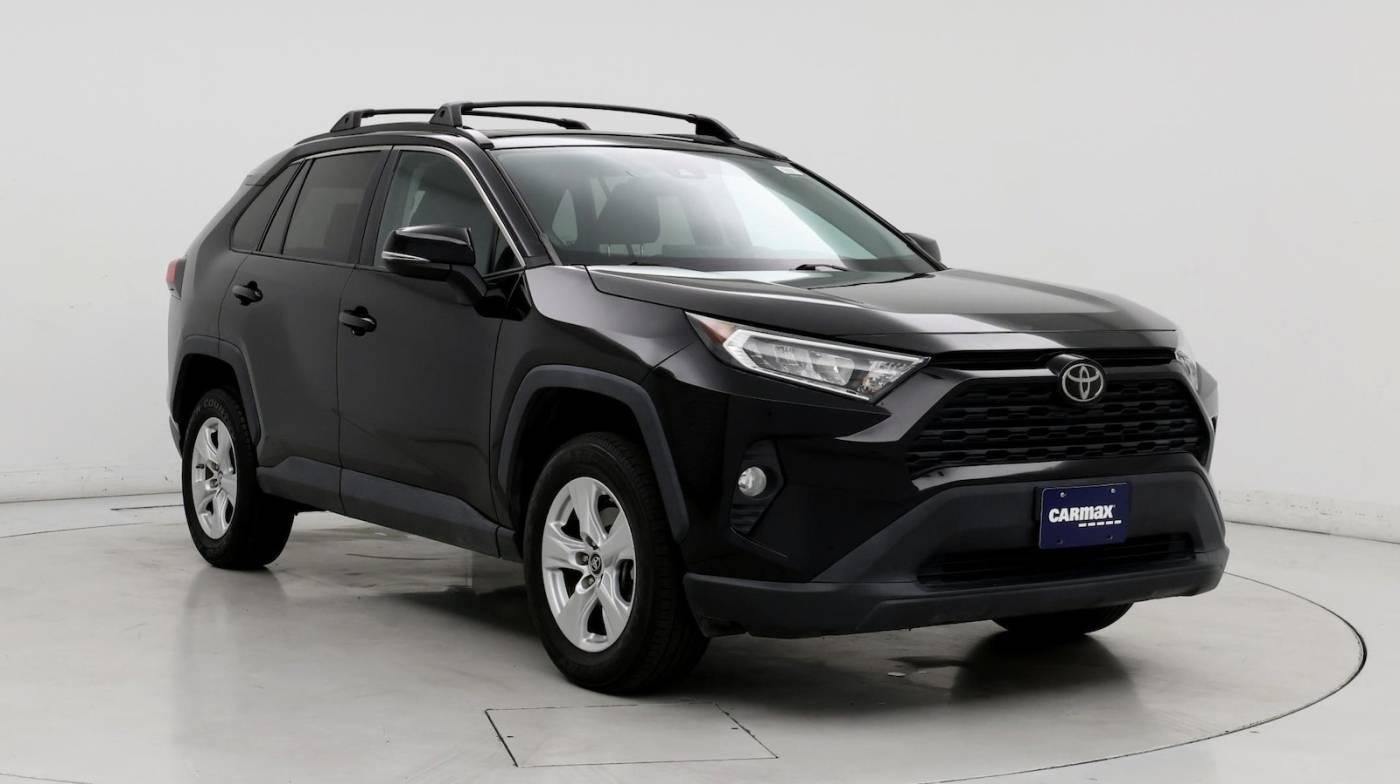2019 Toyota RAV4 XLE in Inglewood CA For Sale - Image 1
