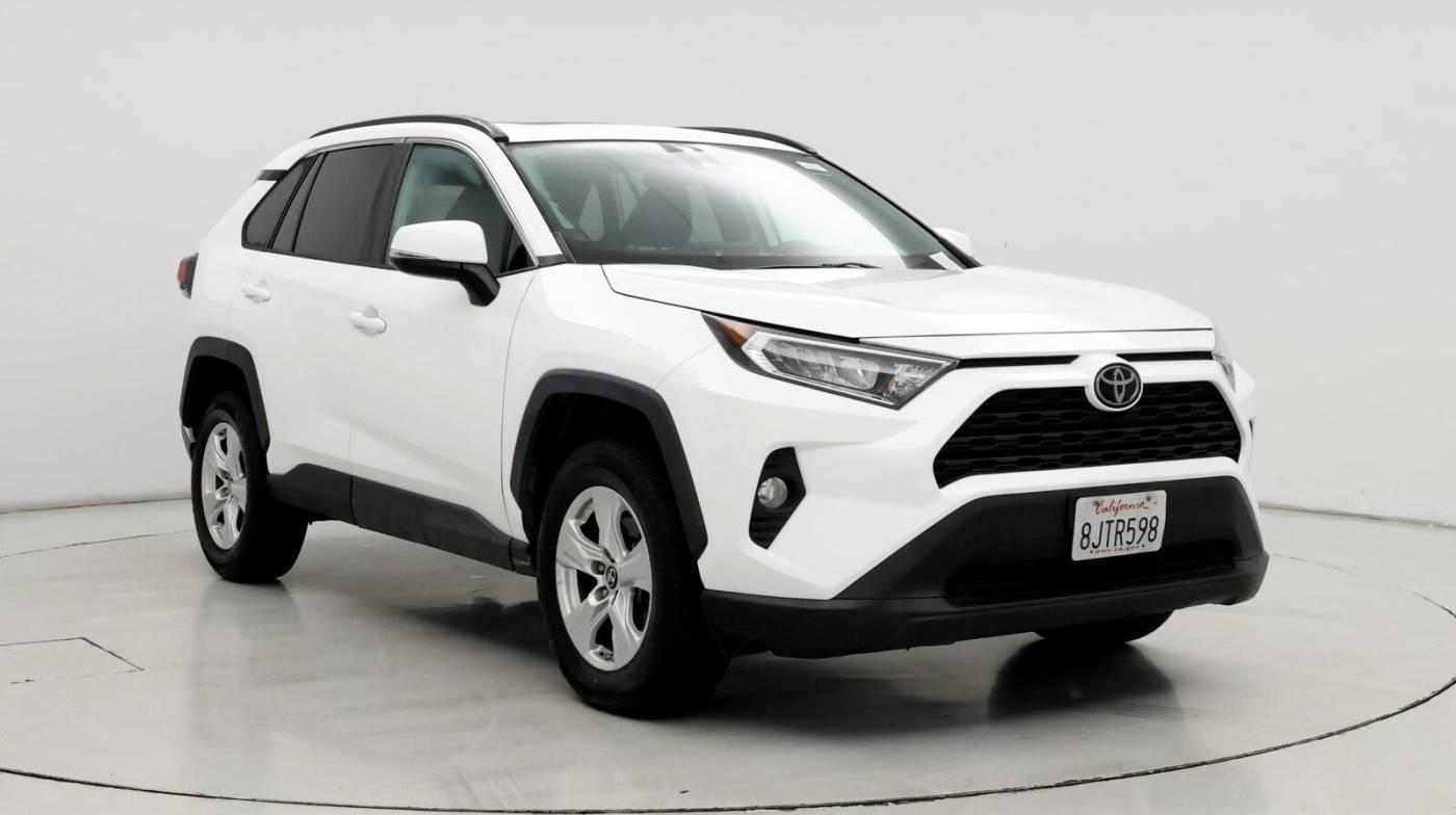 2019 Toyota RAV4 XLE in Inglewood CA For Sale - Image 1