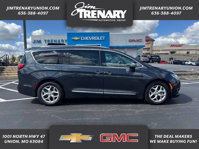 2020 Chrysler Pacifica Limited in Union MO For Sale - Image 1