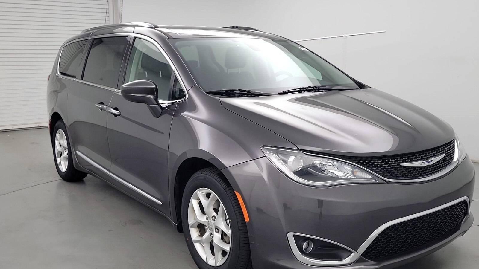 2020 Chrysler Pacifica Touring L in Birmingham AL For Sale - Image 1