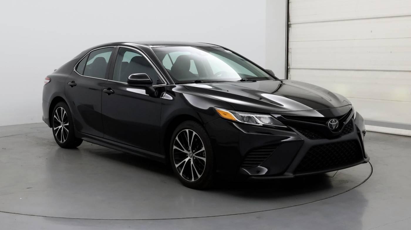 2020 Toyota Camry SE For Sale - Image 1