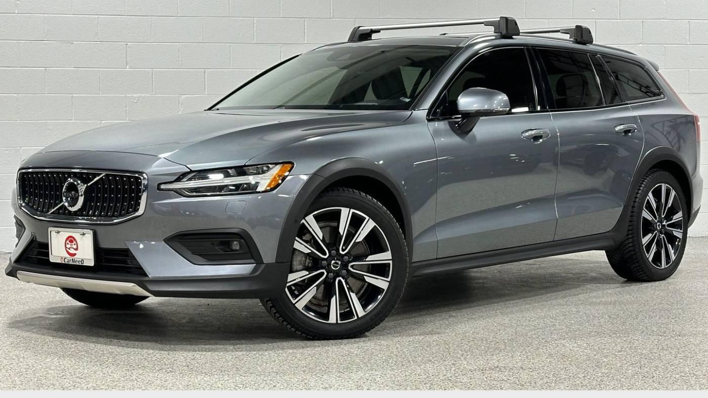 2020 Volvo V60 Cross Country T5 in Northbrook IL For Sale - Image 1