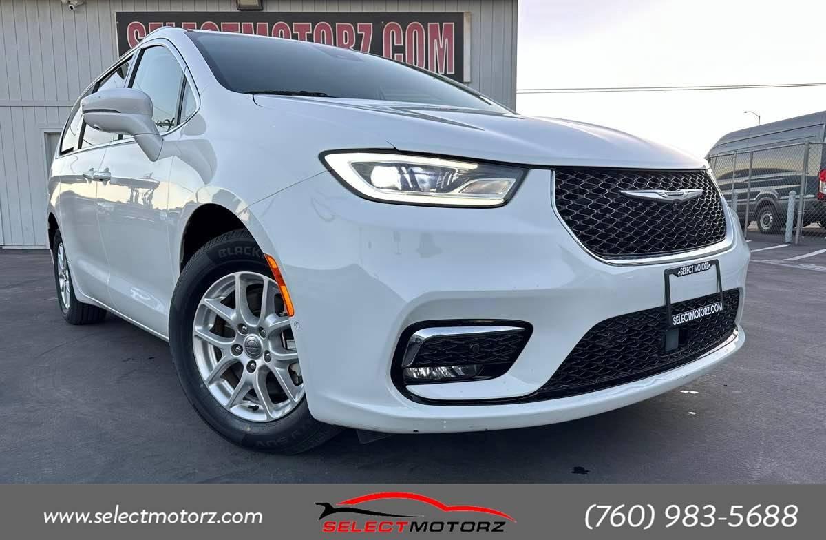 2021 Chrysler Pacifica Touring L in Hesperia CA For Sale - Image 1