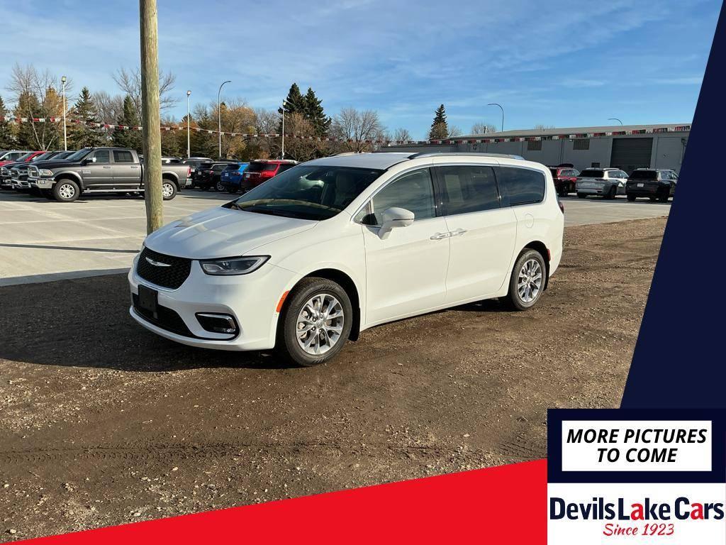 2021 Chrysler Pacifica Touring L in Devils Lake ND For Sale - Image 1