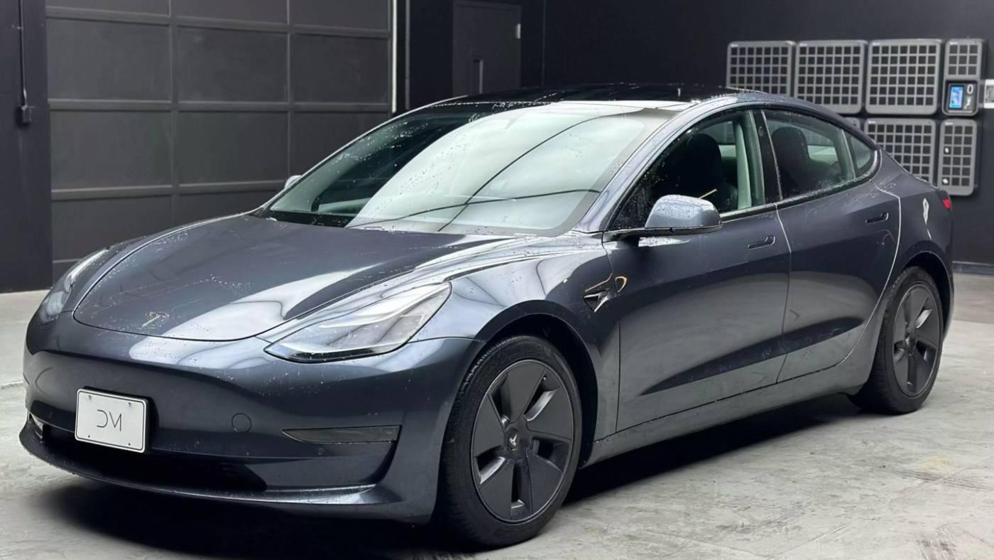 2021 Tesla Model 3 Standard Range Plus in Troutdale OR For Sale - Image 1