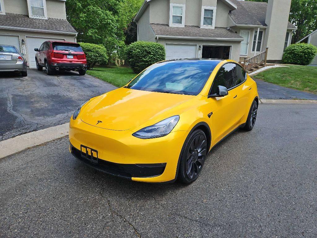 2021 Tesla Model Y Performance in Grandview MO For Sale - Image 1