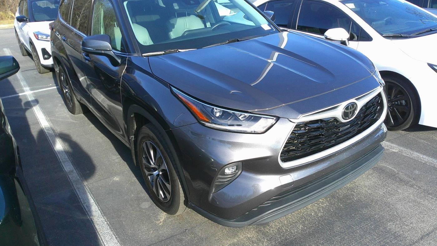 2021 Toyota Highlander XLE in Apex NC For Sale - Image 1